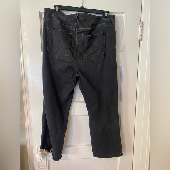 AE Next Level High-Waisted Kick Bootcut Crop Jean - Picture 7 of 11